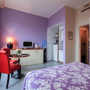 Aparthotel Aramis - With Free Parking Junior Navigli Bocconi -- Con Parcheggio Incluso -- Metro Porta Genova, Milano